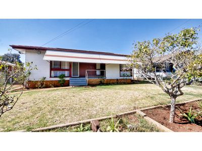 28 Armstrong Crescent, Dubbo
