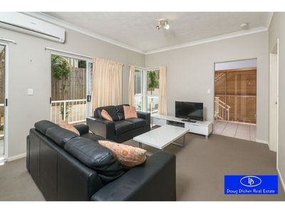 1 / 105 Sir Fred Schonell Drive, St Lucia