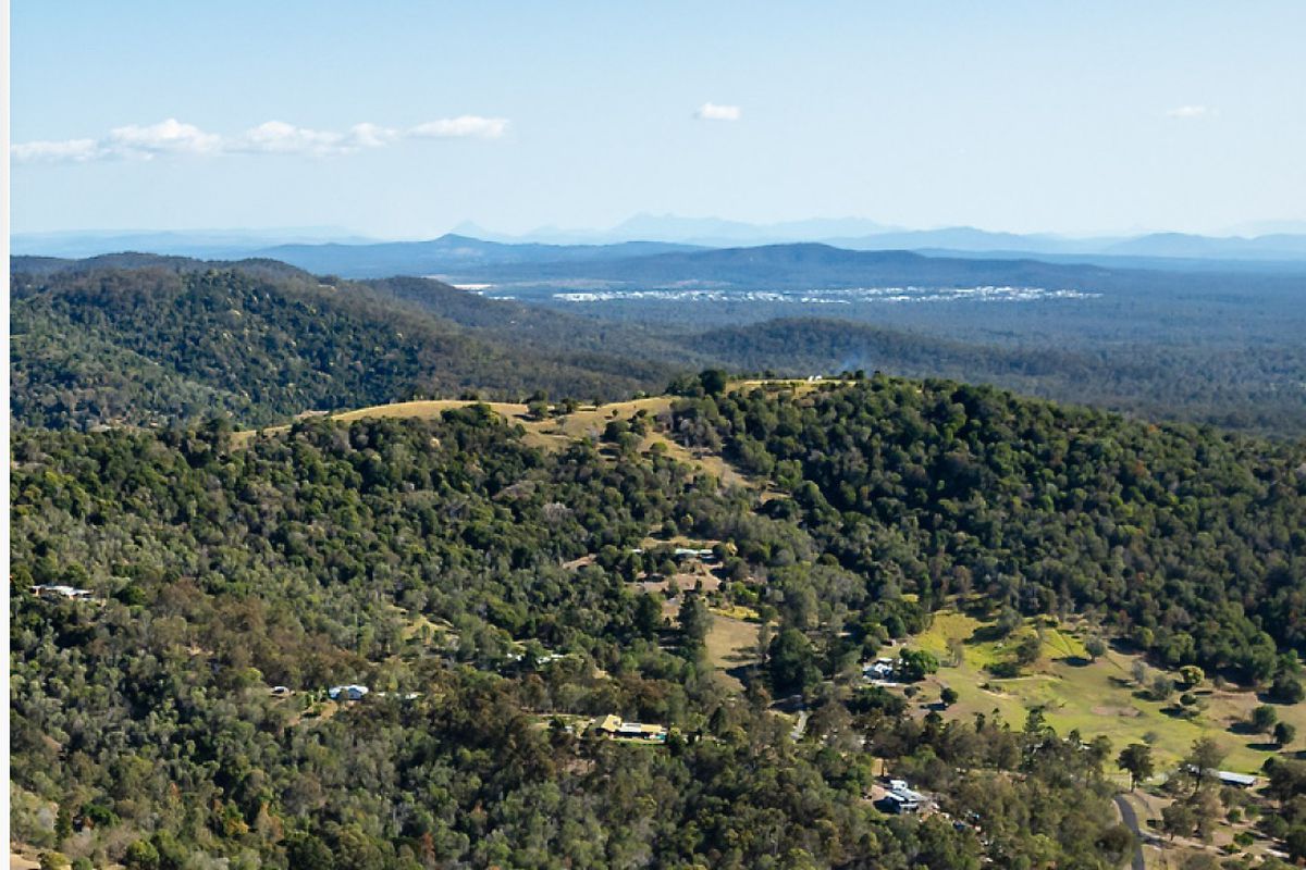 Build your dream home on this 3195m2 acreage block with stunning views positioned half way between Brisbane and the Gold Coast