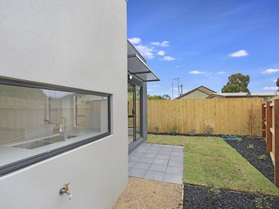 5/8 Hibiscus Court, Heidelberg West