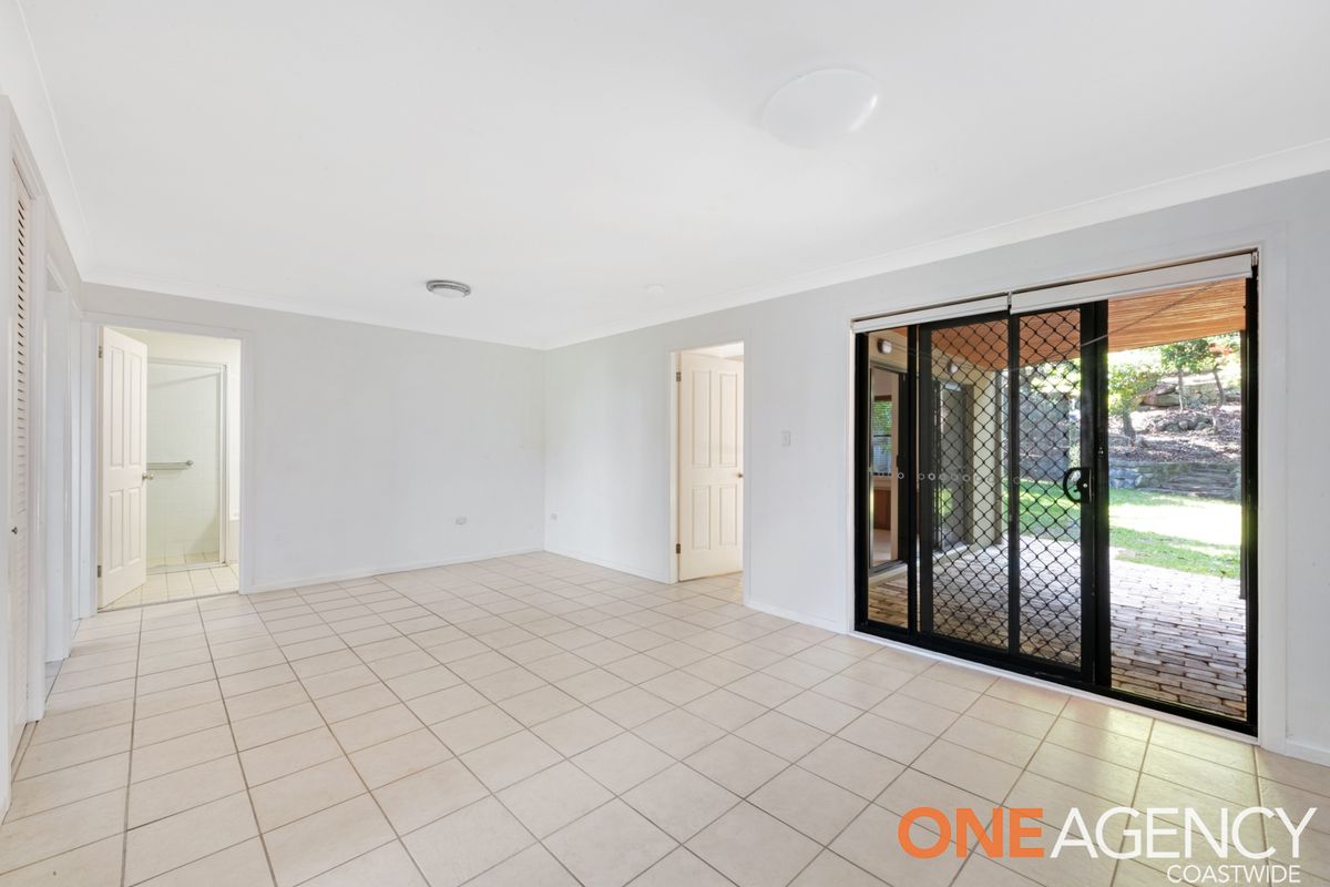 4 Boos Road, Forresters Beach