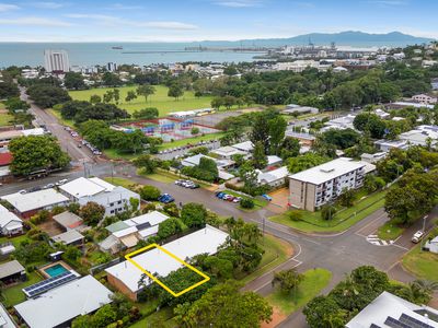 3 / 2 Burke Street, North Ward