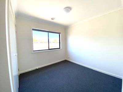 18 Seedgrass Street, Point Cook