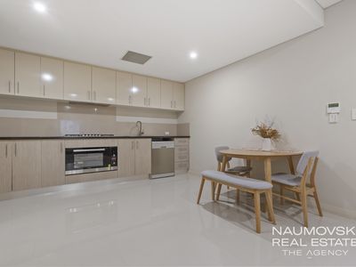 7 / 17 Stroughton Road, Westminster