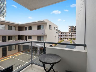 1 / 136 Marine Parade, Southport