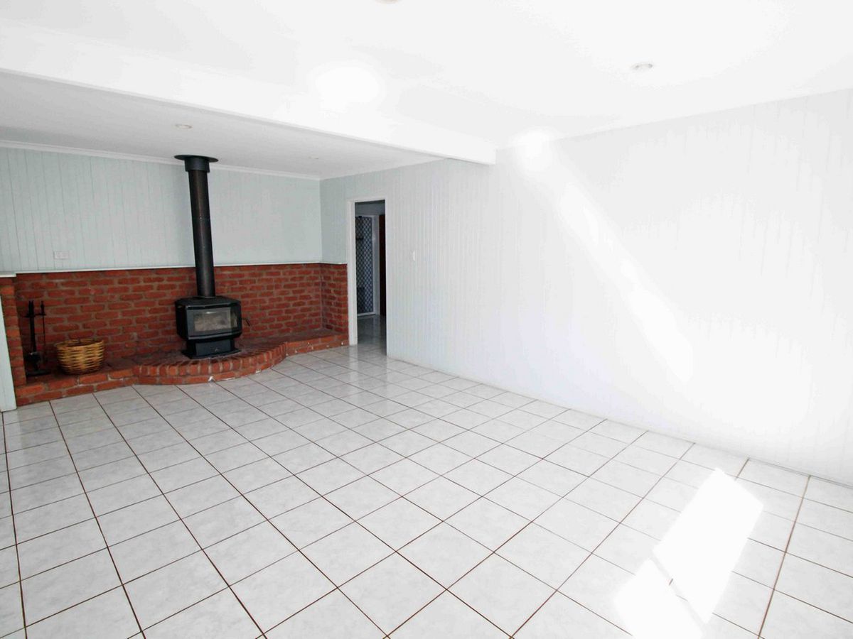 24 Azalea St, Atherton