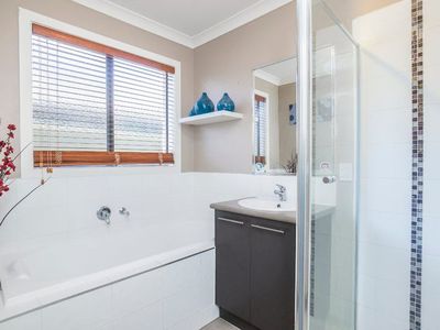 104 Ribblesdale Avenue, Wyndham Vale