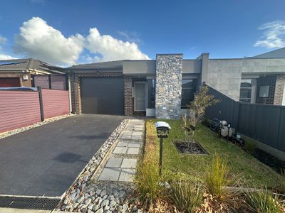 35A Hindmarsh Drive, Manor Lakes