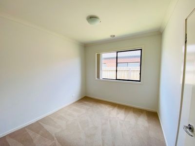 10 Partridge Way, Point Cook
