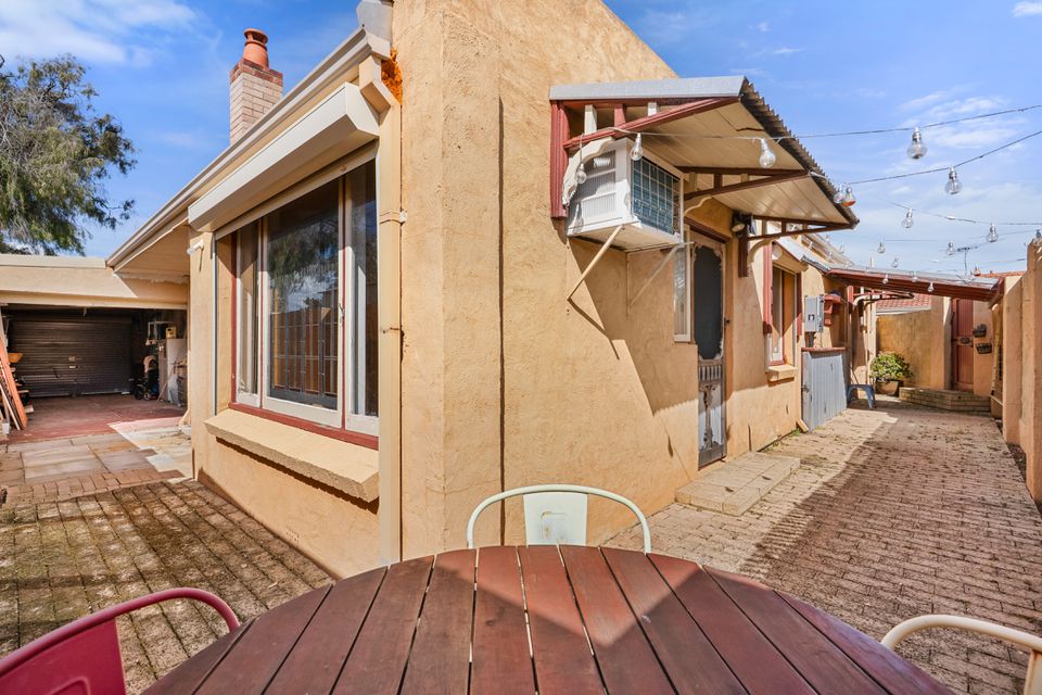 135 Safety Bay Road, Shoalwater