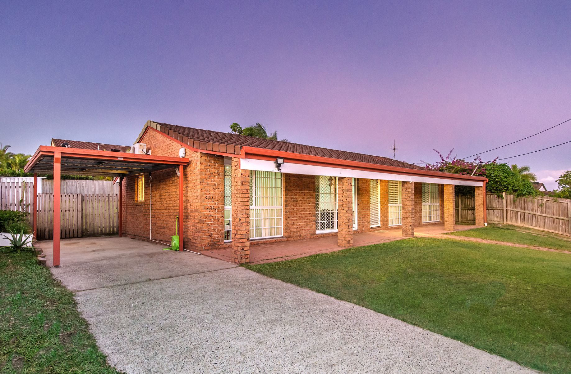 439 Ashmore Road, Ashmore Smart Real Estate