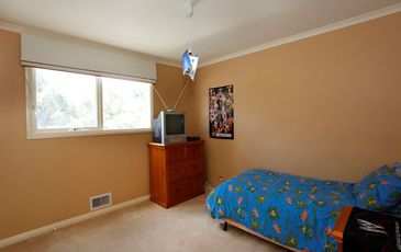 8 Whitaker Place, Beaconsfield