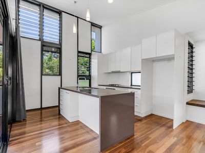 2 / 25 Charles Street, Cairns North