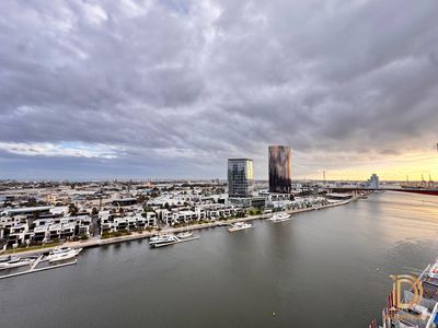 1702 / 915 Collins Street, Docklands