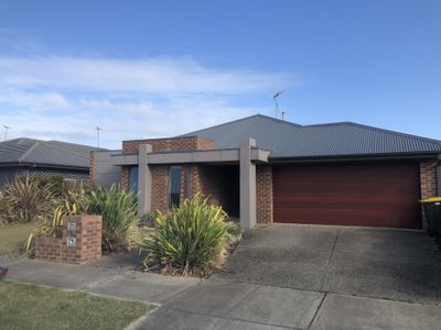16 Silvercrest Way, Armstrong Creek