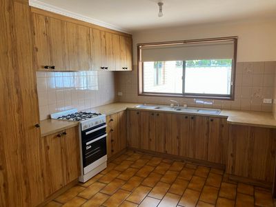 2 / 45 Chirnside Avenue, Werribee