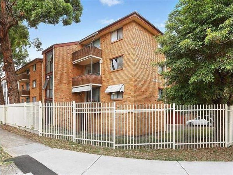 4 / 21 Lachlan Street, Warwick Farm