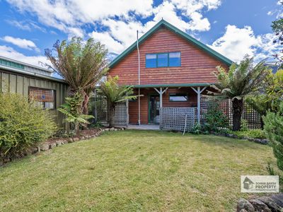 100 Irby Boulevard, Sisters Beach