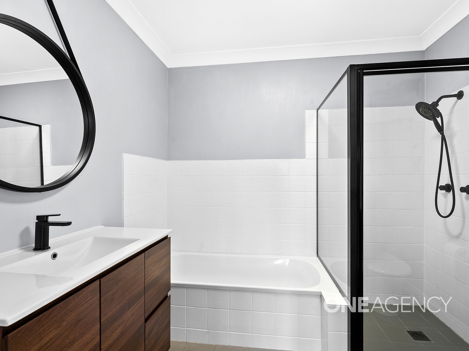 1 June Avenue, Basin View