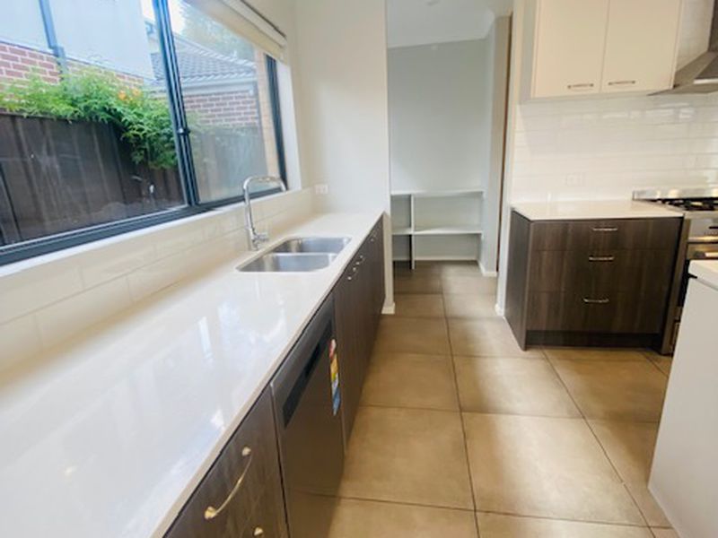 15 Emblem Street, Tarneit