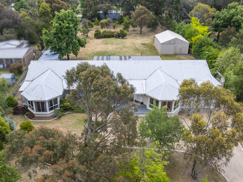 24 Newnham Drive, Romsey