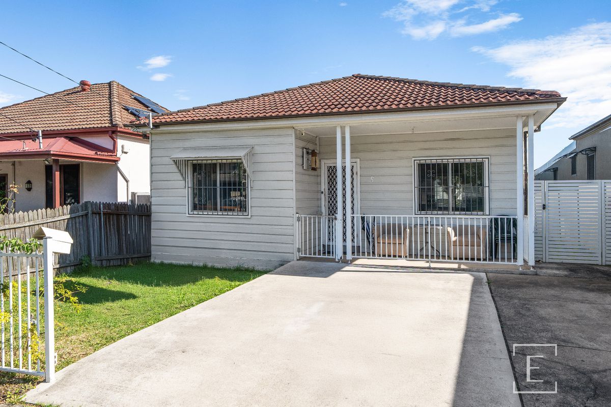 5 Flora Street, Roselands