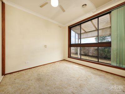 12 MAYFAIR DRIVE, Wodonga