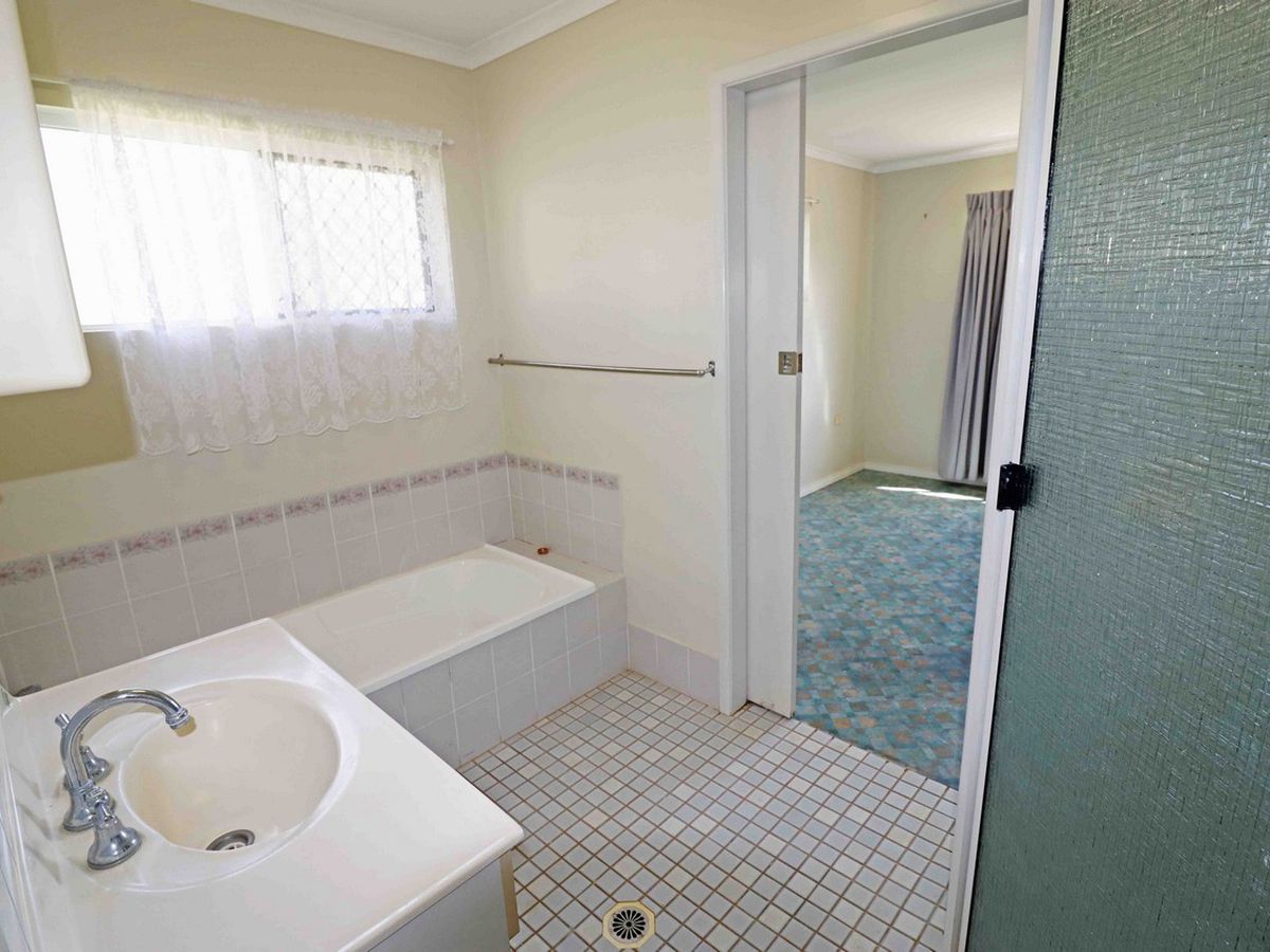 1 Paula Close, Atherton