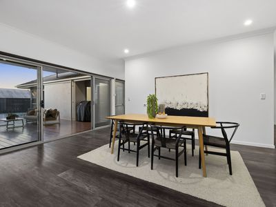 77 Mossvale Drive, Wakerley