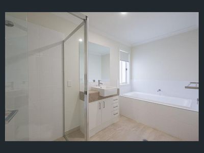 203 CEDAR ROAD, Redbank Plains