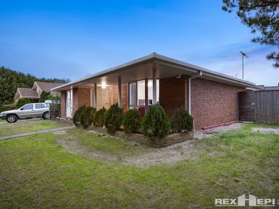 1 The Spur, Hampton Park