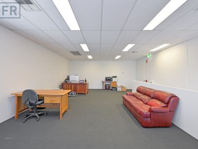 3 / 70-72 Discovery Drive, Bibra Lake