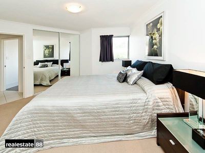 7  /  990 Wellington Street, West Perth
