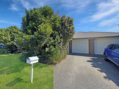 1 / 44 Village Blvd, Pimpama