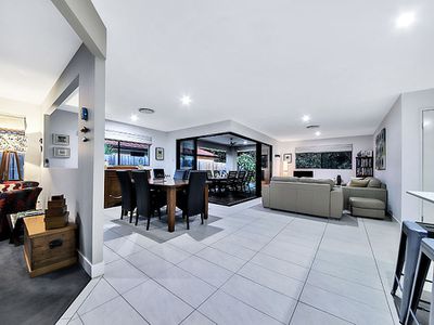 26 Sylvateere Crescent, Wakerley