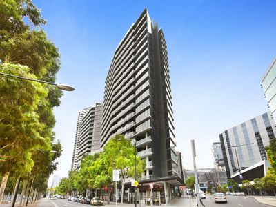 1702/8 Waterview Walk, Docklands