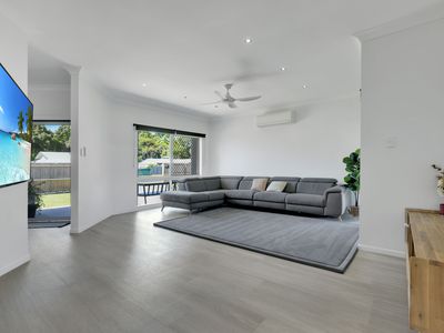12 Resolution Drive, Bentley Park