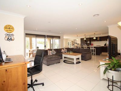 60 James Barnet Drive, Kelso