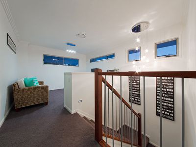 24 Feathertail Place, Wakerley