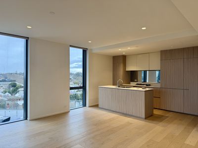 604 / 8E Evergreen Mews, Armadale