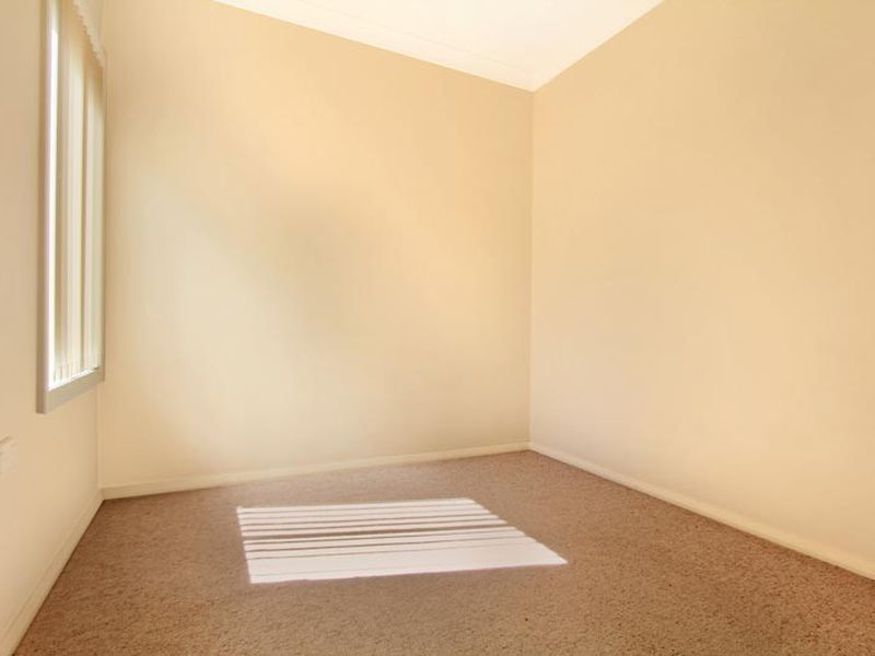 2 / 13 Melinda Grove, Lake Heights