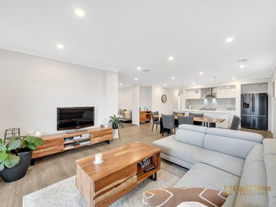 51 Surround Drive, Mambourin