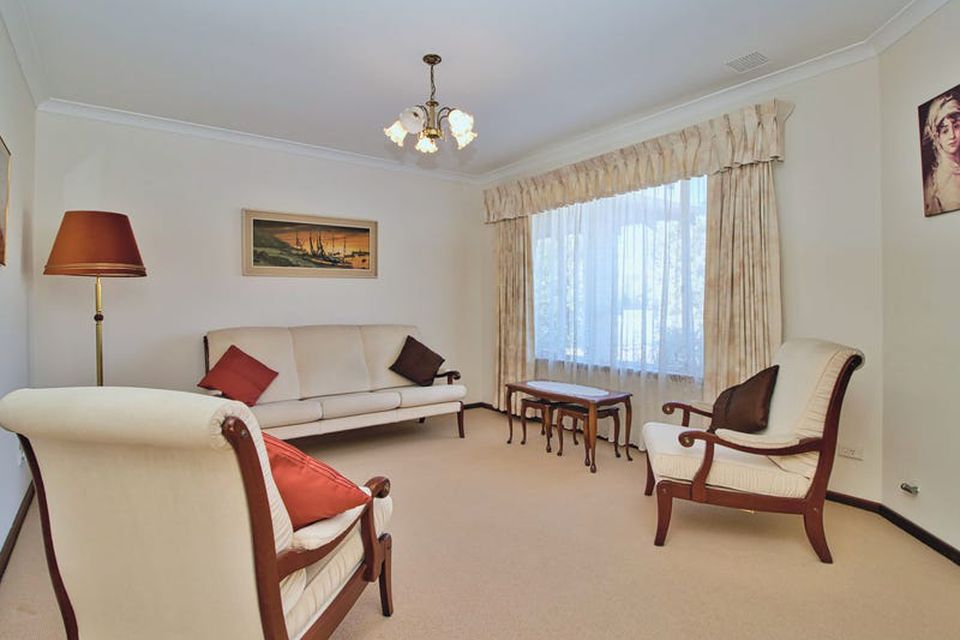 2 Freedman Way , Winthrop