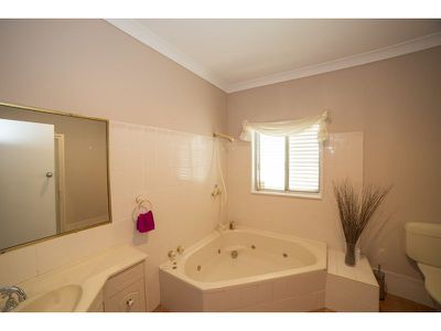 16 Strickland Street, Dubbo