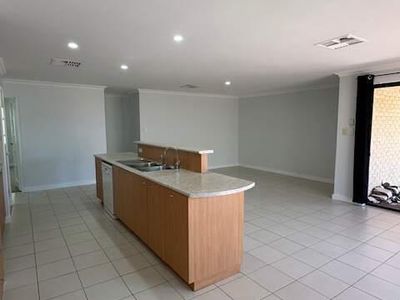 57 Archimedes Cres, Tapping