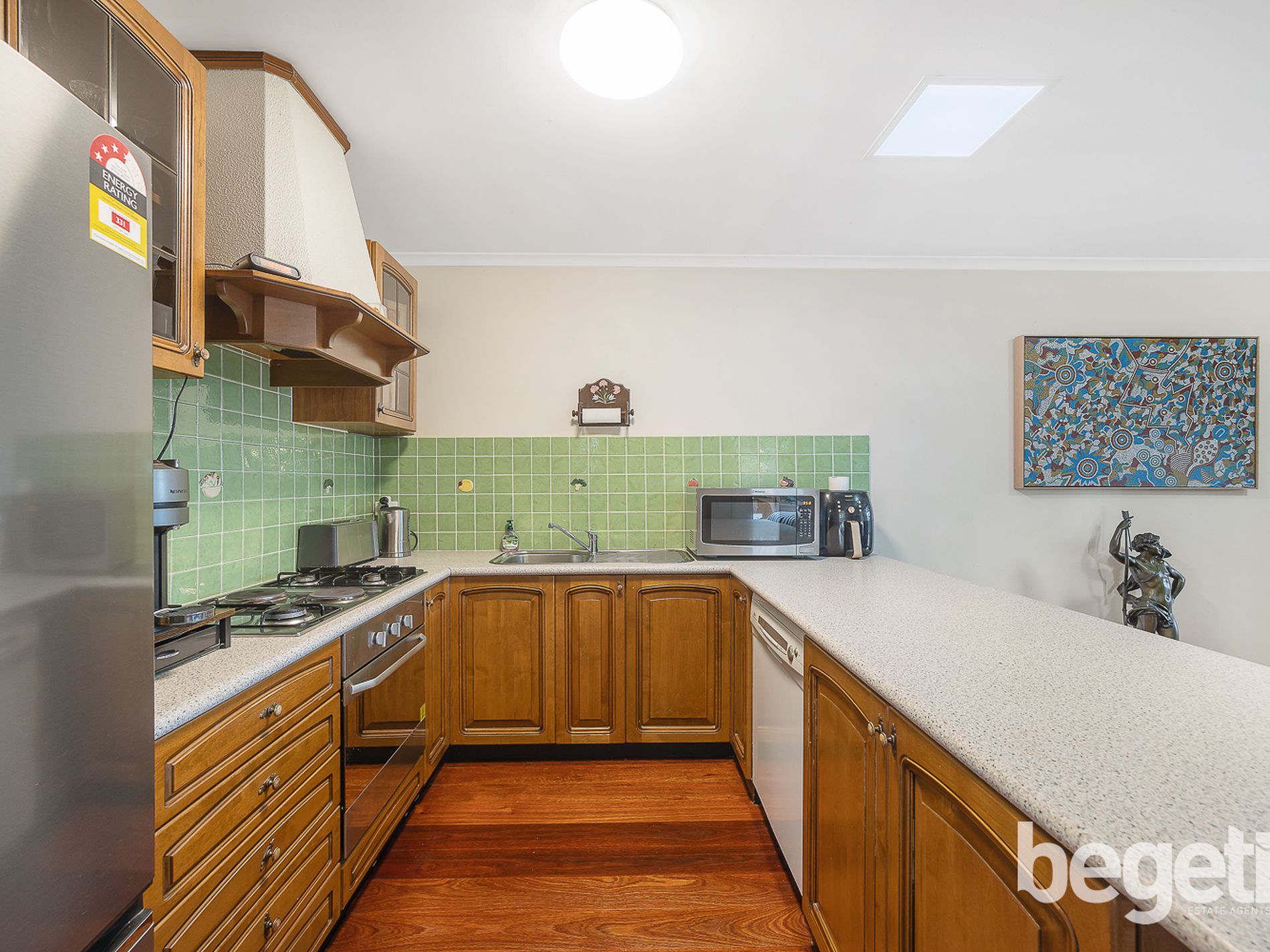 8 Tristania Grove, Greenacre