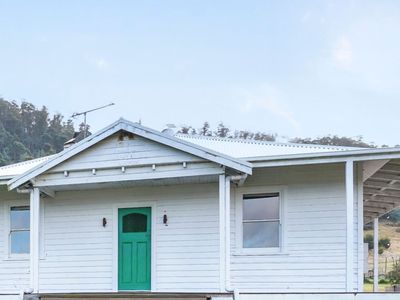 140 Cross Road, Lucaston