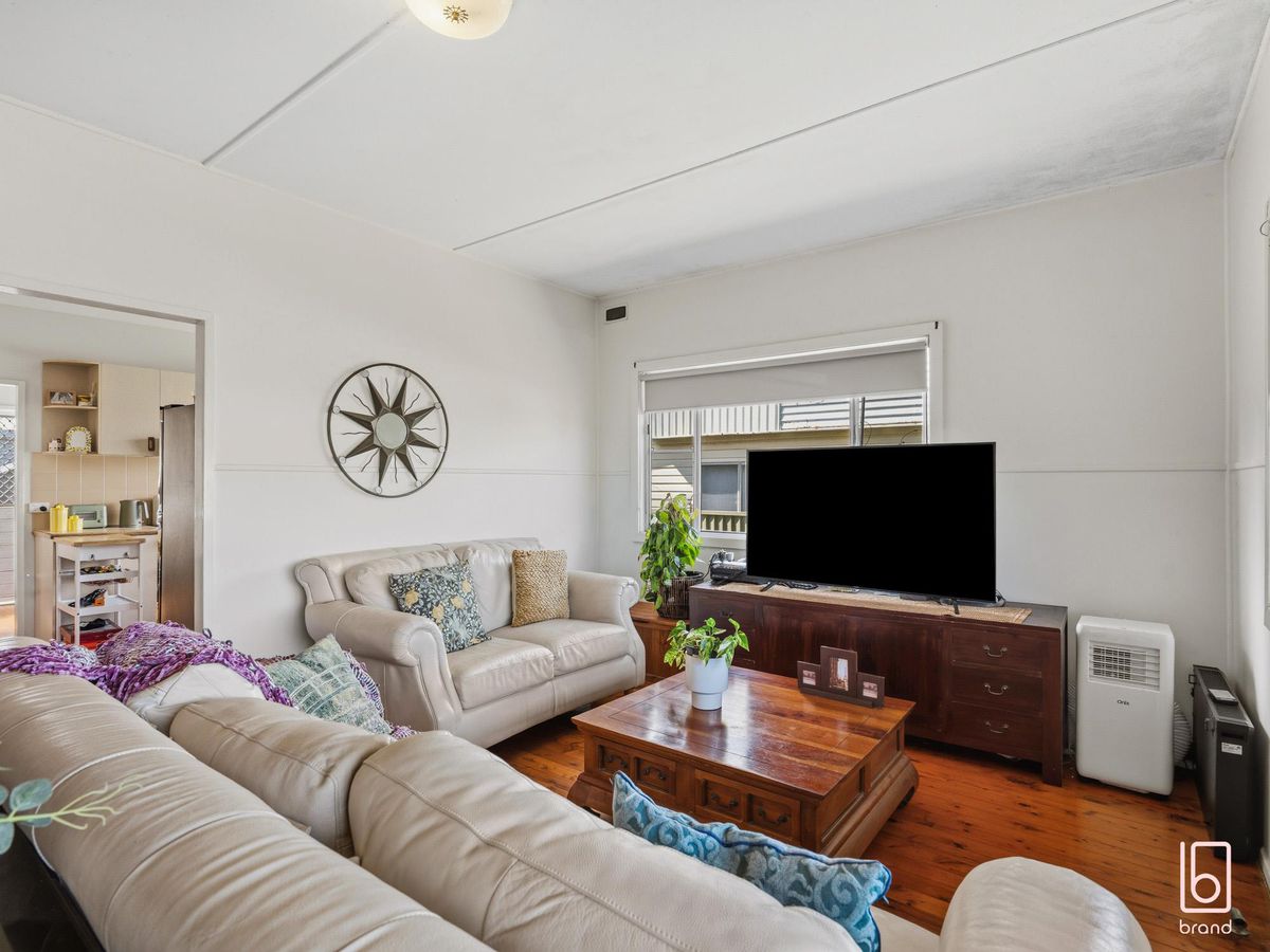 13 & 13A Manuka Parade, Gorokan