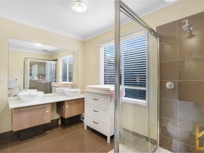 6 Wallaman Street, Manor Lakes