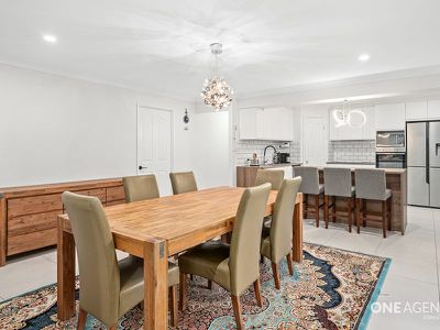 4 Cheltenham Pl, Forest Lake